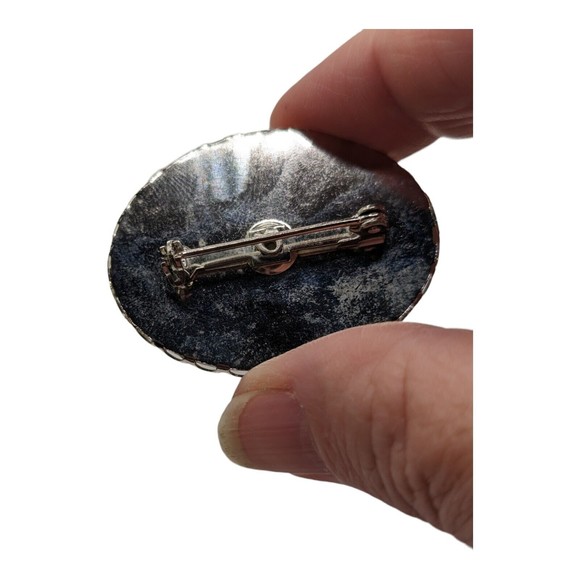 Vintage Porcelain Blue and White Small Flowers Brooch Oval Silvertone Delft Styl - Picture 3 of 6